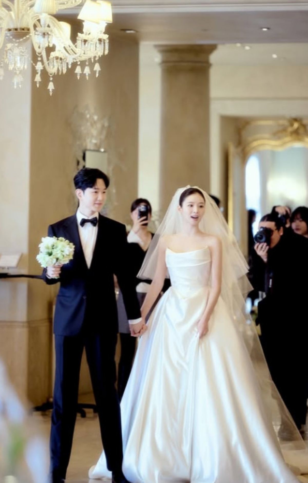 김지영-윤수영 부부. 결혼식 사진 1./ 김지영 인스타그램