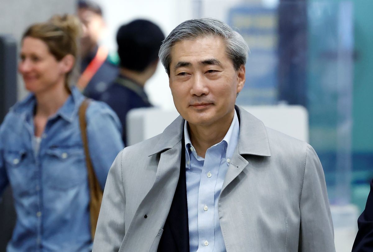 신현송 한국은행 총재 후보자가 지난 30일 오전 인천국제공항 제1터미널을 통해 귀국하고 있다. / 공동취재-뉴스1