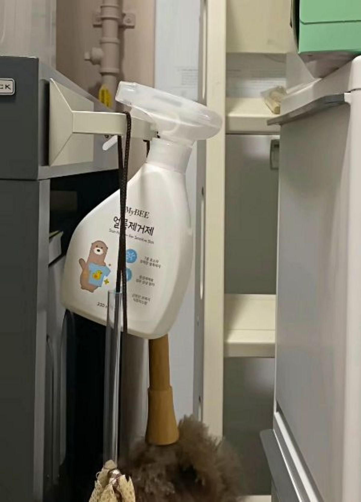 자석 키친타월 걸이, 세탁기 옆면에 활용하는 꿀팁. / 유튜브 '살림로그_살림을 기록하다.'