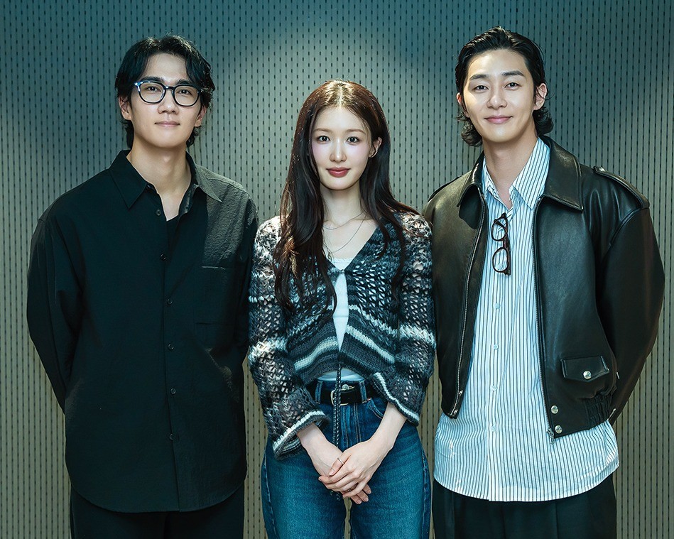 '내가 죄인이오' 대본리딩 사진. / 디즈니+