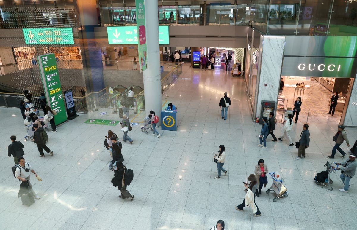 고환율 장기화, 면세구역 '한산'. / 뉴스1