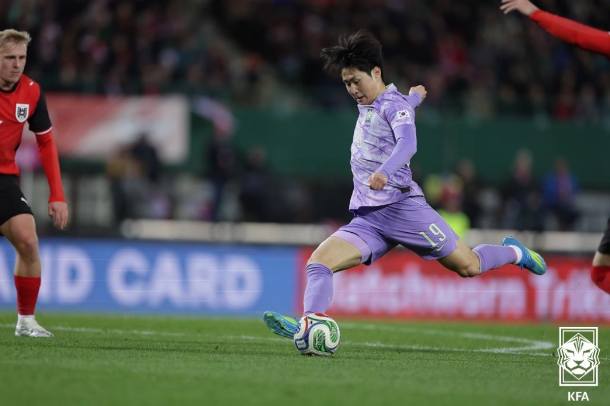 31일(현지시간) 오스트리아 빈 에른스트 하펠 스타디온에서 열린 오스트리아와의 평가전에서 0-1로 패한 대한민국 축구대표팀 선수들이 아쉬워하고 있다. / 대한축구협회 제공