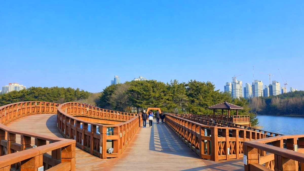 군산 은파호수공원. / 군산시 공식 블로그, AI