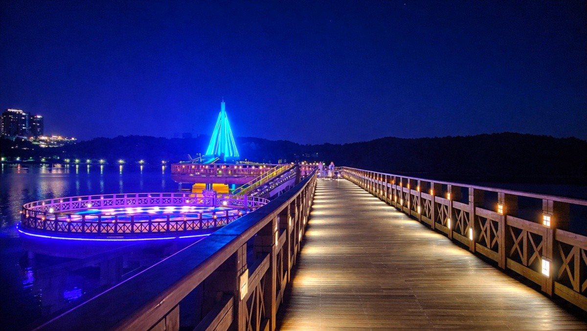 군산 은파호수공원. / 군산시 공식 블로그, AI