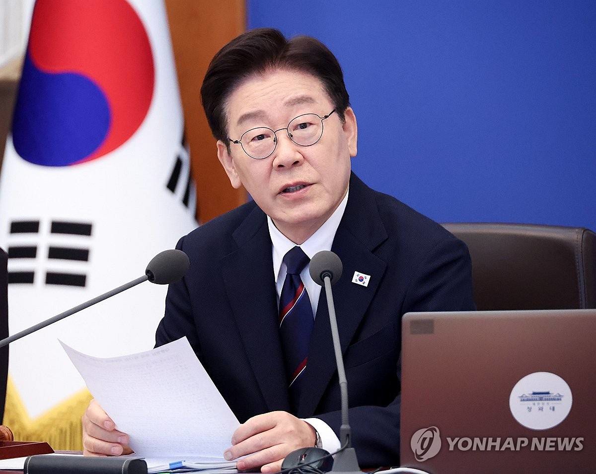 이재명 대통령이 지난달 31일 청와대에서 열린 국무회의에서 발언하고 있다 / 연합뉴스