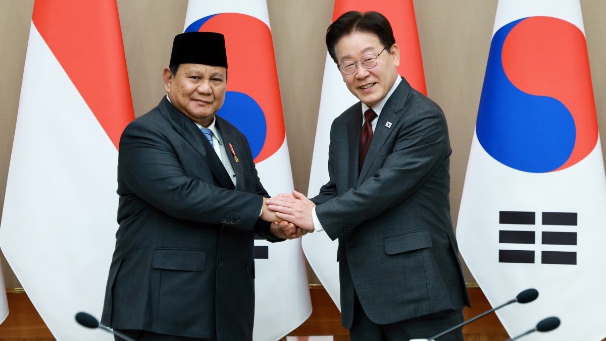 이재명 대통령과 프라보워 수비안토 인도네시아 대통령이 1일 청와대에서 열린 한·인니 확대 정상회담에서 기념촬영을 하고 있다. / 뉴스1