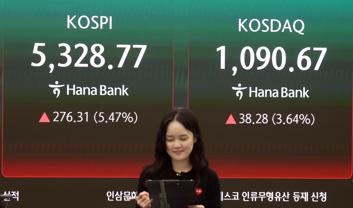 코스피·코스닥 동반 상승 흐름을 보인 1일 시황 / 뉴스1