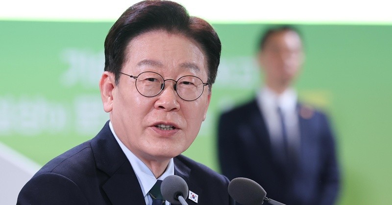 이재명 대통령이 지난달 30일 제주 한라대학교에서 열린 '제주의 마음을 듣다' 타운홀미팅 간담회에서 발언을 하고 있다. / 뉴스1