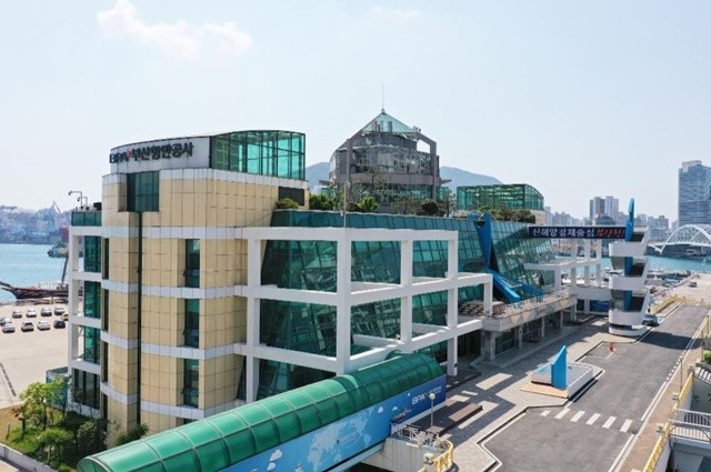 부산항만공사가 행정안전부 주관 ‘2025년도 공공데이터 제공 및 데이터기반행정 평가’에서 우수등급을 받았다. / 사진=위키트리DB
