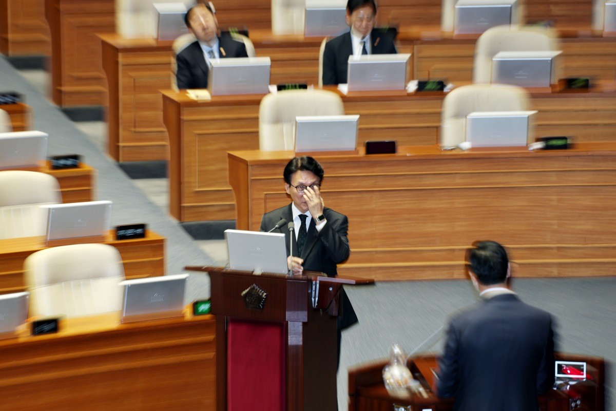 지난 2월 서울 여의도 국회에서 열린 제432회국회(임시회) 경제에 관한 대정부 질문에서 김민석 국무총리가 질의를 듣고 있다.  / 뉴스1