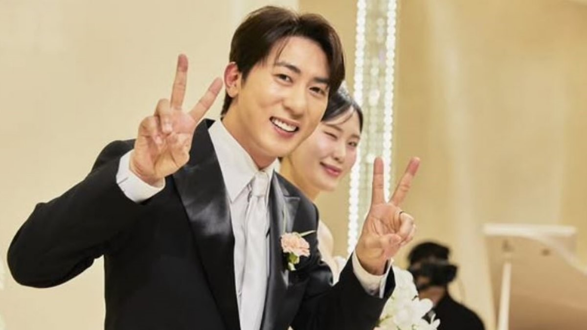 코미디언 김원훈(왼)과 동료 엄지윤(오)의 결혼식 모습. / 김원훈 인스타그램