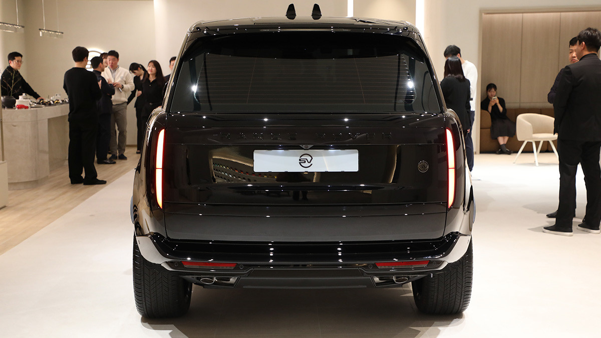 레인지로버 SV 블랙. / 권혁재 PD