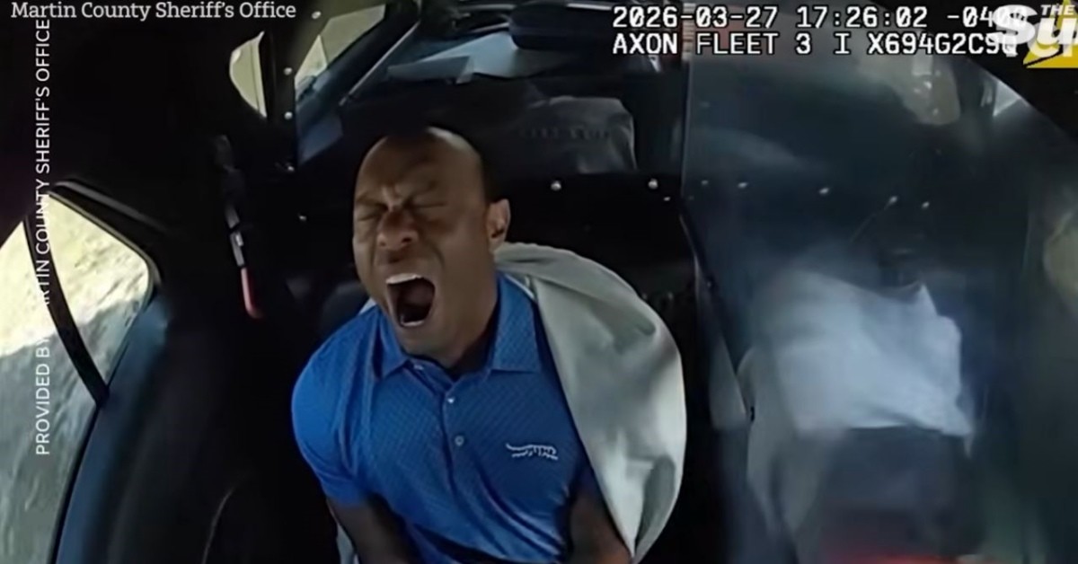 당시 미국 플로리다주 마틴카운티 보안관 사무소가 공개한 경찰관 바디캠 영상. 타이거 우즈가 하품을 하고 있다. / 유튜브 'he US Sun News 및 US Sun Sport'