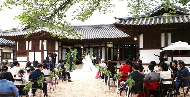 지난해 나주목사내아에서 열린 공공작은결혼식