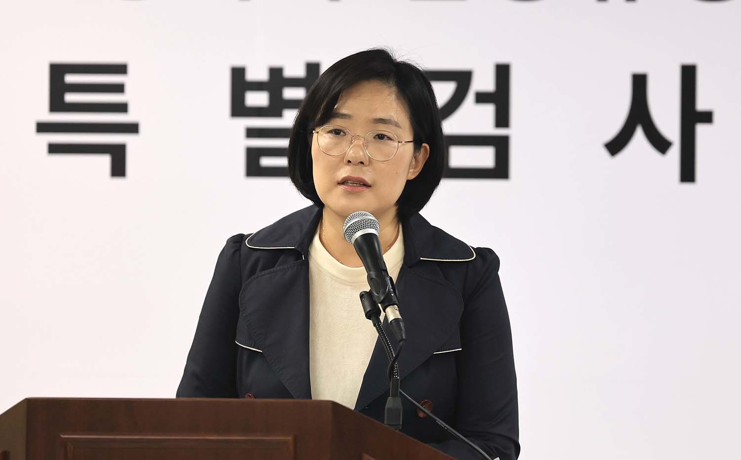 김지미 특검보가 2일 경기 과천 2차 종합특검 사무실에서 언론브리핑을 하고 있다. / 뉴스1