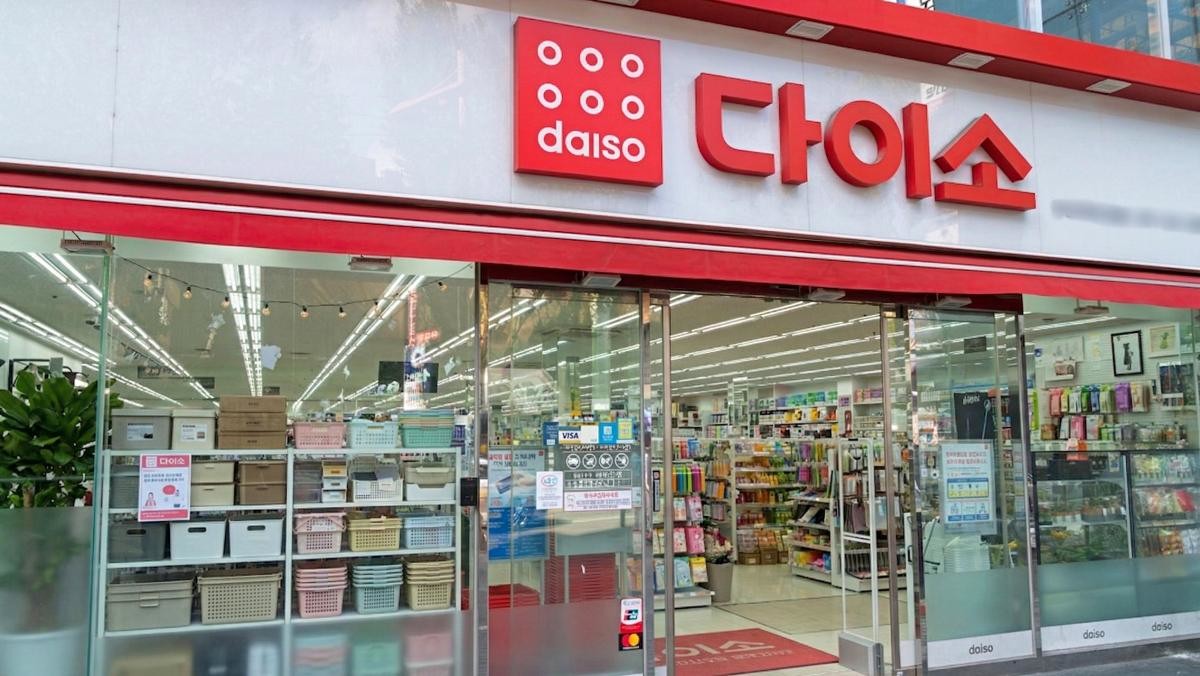 다이소 매장 입구 모습. 기사 내용 토대로 AI툴 활용해 제작한 자료사진.