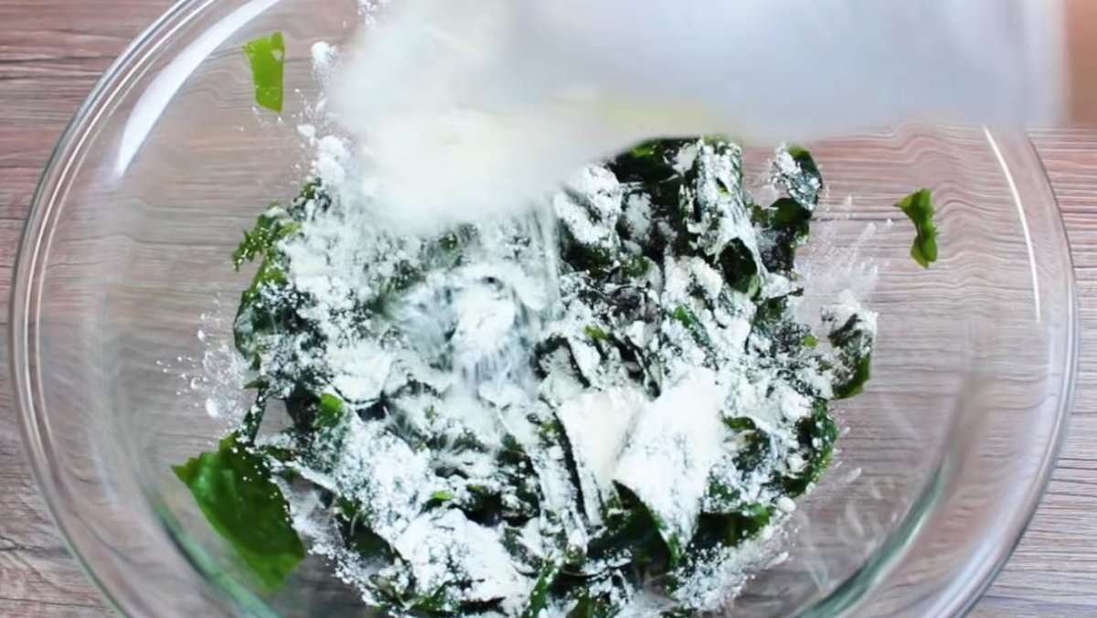 미역에 '이 가루'만 넣었을 뿐인데…고기보다 맛있어서 가족들이 계속 찾네요