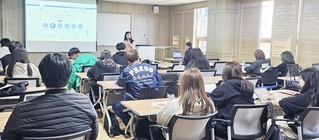 호남대학교 미디어커뮤니케이션학과는 7일 1학년 신입생들을 대상으로 한 특별한 진로 설계 오리엔테이션을 열었다. / 호남대