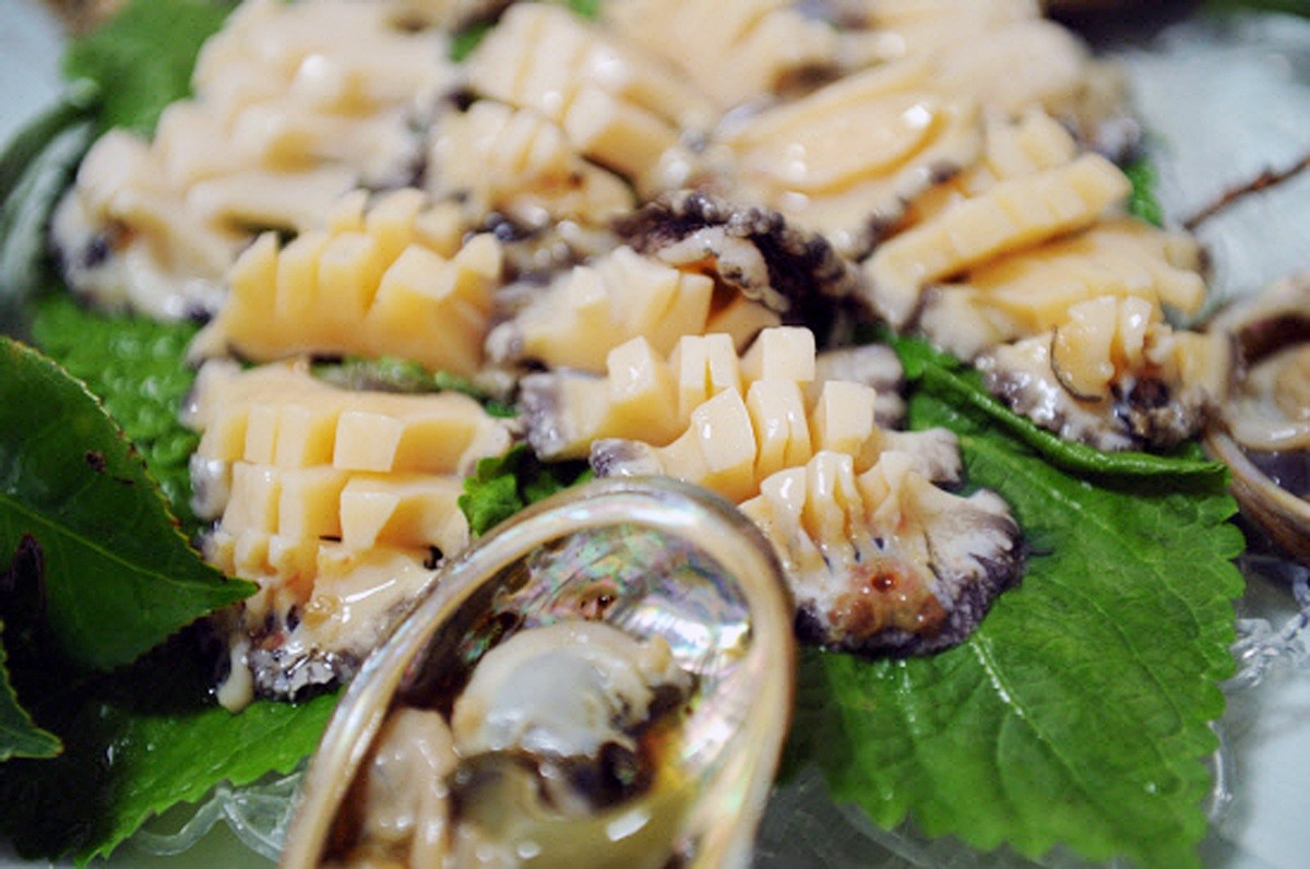 신선하고 맛있는 완도 전복 모습. 기사 이해를 돕기 위한 자료 사진 / 완도군 제공-연합뉴스