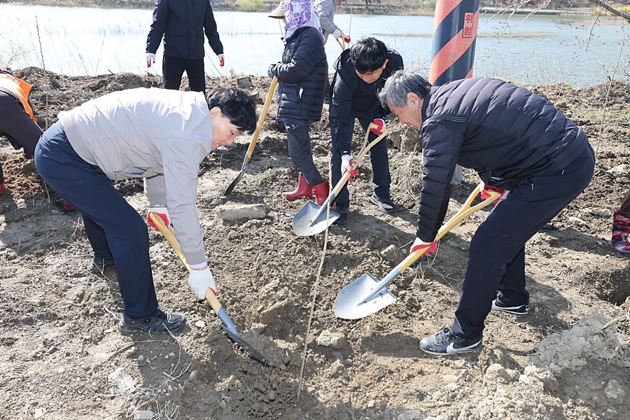 문경복 옹진군수(왼쪽)