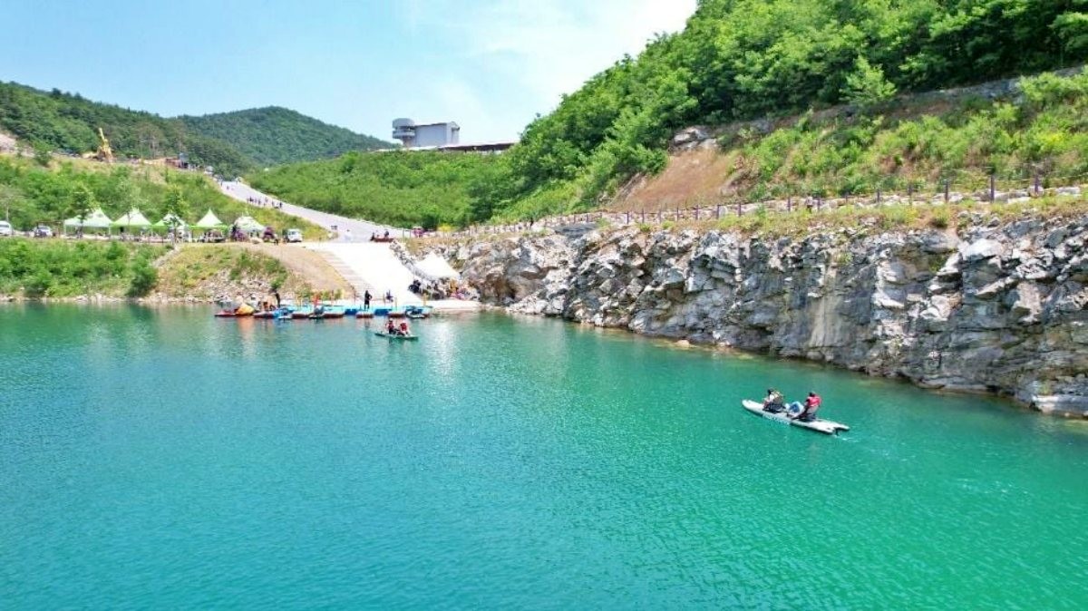 무릉별유천지 에메랄드빛 호수   / ⓒ한국관광콘텐츠랩