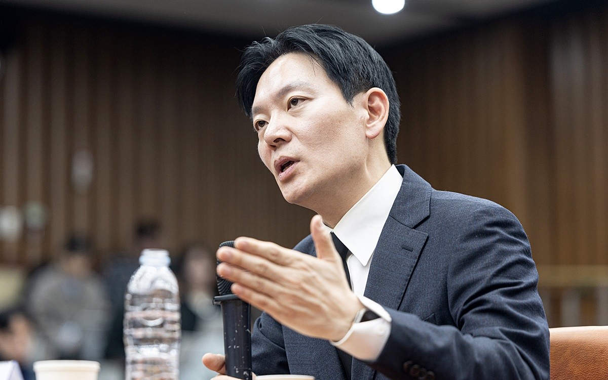 '쌍방울 대북 송금' 사건을 수사했던 박상용 검사가 7일 서울 여의도 국회에서 국민의힘 '윤석열정권 정치검찰 조작기소 의혹사건 진상규명' 국정조사특별위원회 위원단 주최로 열린 더불어민주당의 공소취소·재판조작 진상규명 청문회에 증인으로 출석해 의원 질의에 답변하고 있다. / 뉴스1