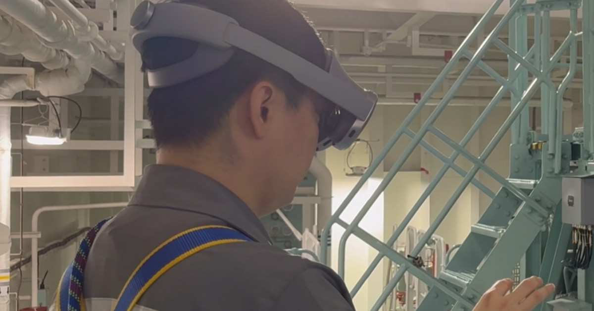 갤럭시 XR 사용하는 사람. / 삼성전자