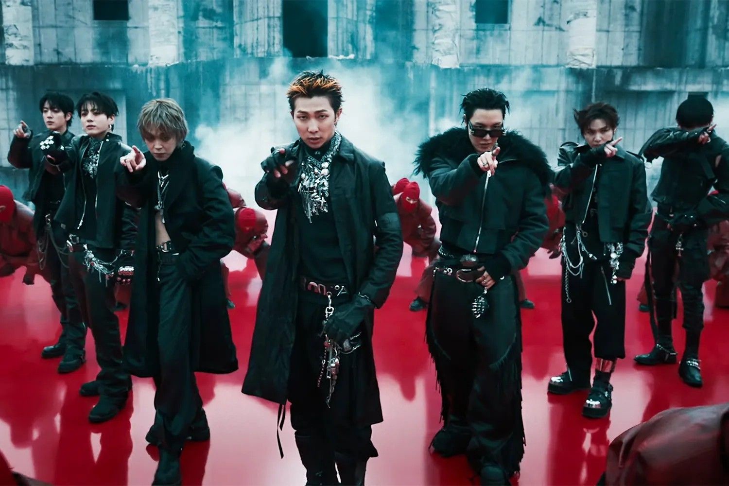 Strong Performance in Hooligan / BIGHIT MUSIC