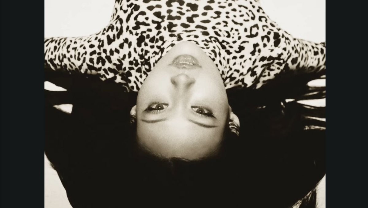 이사배 'SPECTRUM' 티저 영상 중 일부. / 유튜브 'RISABAE'