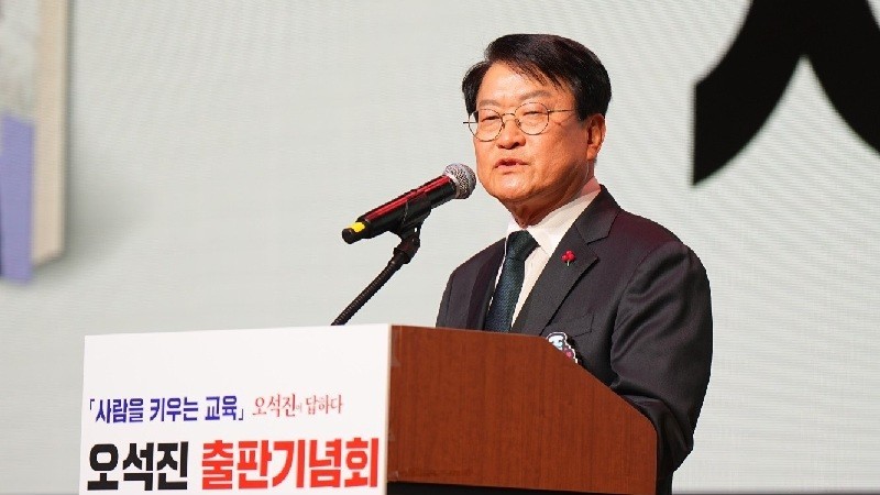 오석진 대전시교육감 후보가 8일 교직원 권리 보호와 행정업무 경감 대책을 발표하며 ‘수업 중심 학교’ 구현 방안을 제시했다./사진=오석진 후보 캠프