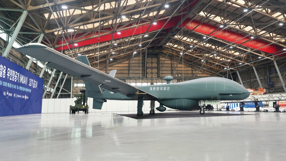 길이 13m·날개폭 26m…대한항공, ‘전략급 무인기’ 1호기 공개했다