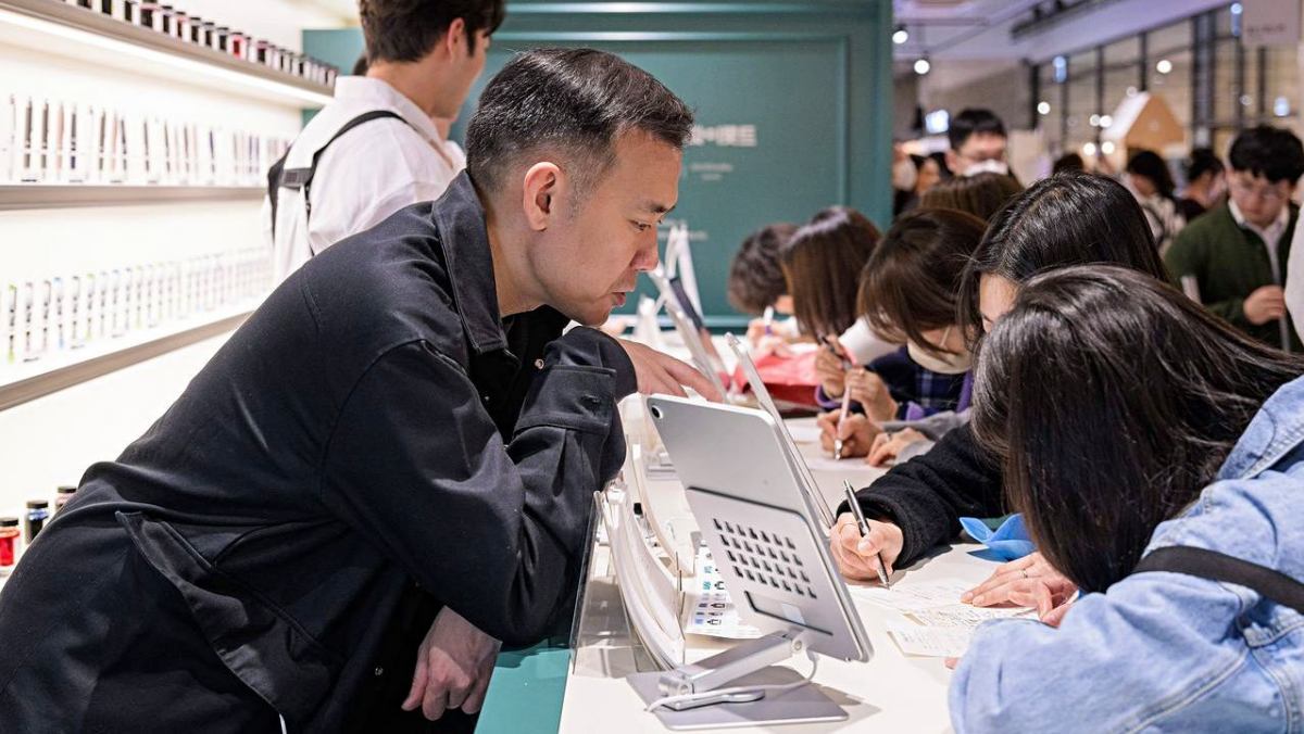 진짜 금수저였다니…할아버지에게 기업 물려받아 현재는 회사 '대표'라는 가수  
