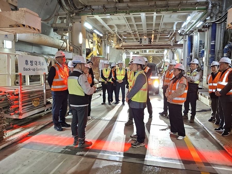 최병갑 파주시 부시장, 수도권 제2순환 고속도로 한강하저터널 방문