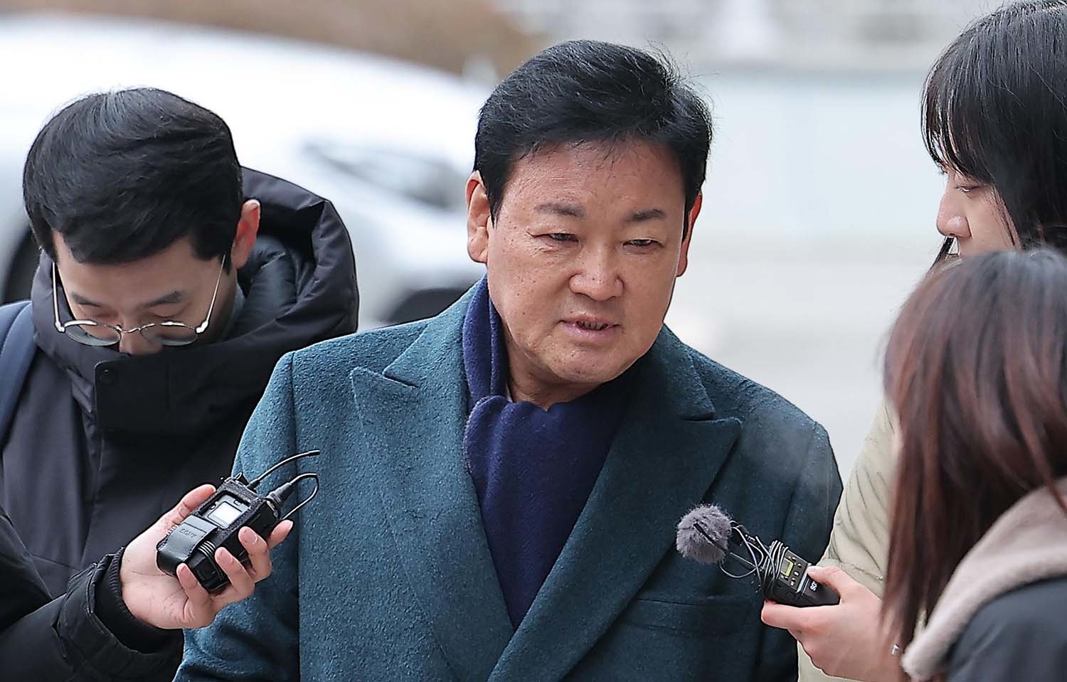 안부수 아태평화교류협회장이 1월 12일 서울 서초구 서울고검 인권침해 태스크포스(TF)에서 피의자 조사를 받기 위해 출석하고 있다. / 뉴스1