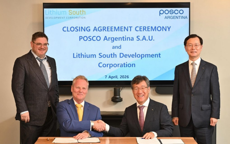 ‘옴브레 무에르토 노스’ 염호 광권 인수 계약 / 포스코그룹
