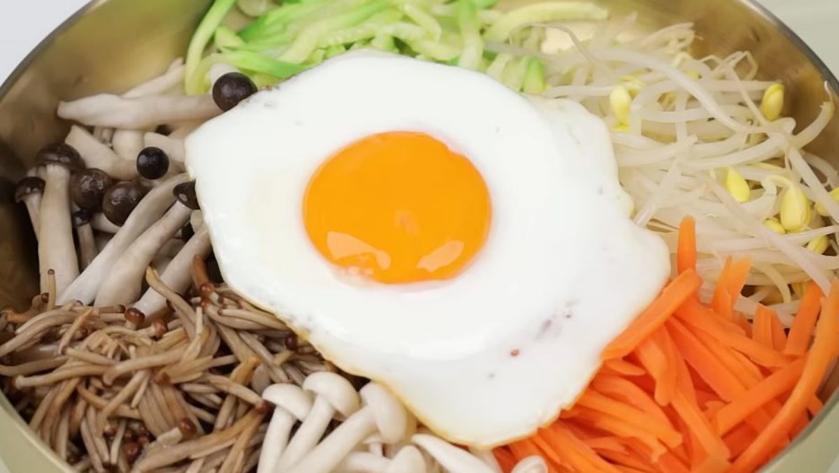 나물, 힘들게 일일이 무치지 마세요…'이것' 하나면 단 3분 만에 비빔밥 뚝딱입니다