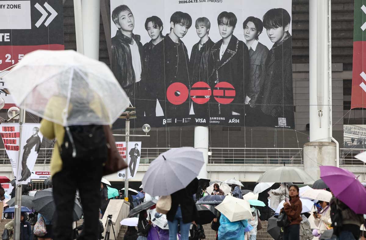 BTS, K팝 최대 규모 월드투어 시작. 9일 BTS 월드투어 공연장인 경기 고양시 고양종합운동장 앞에서 팬들이 입장을 기다리고 있다. / 뉴스1