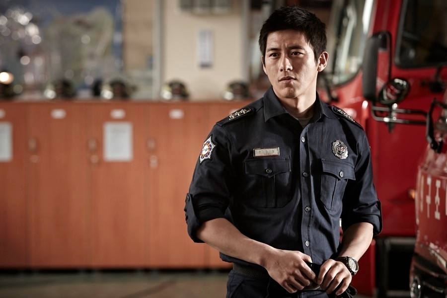 영화 '반창꼬'에서 소방관 강일 역을 맡은 고수 / (주)NEW