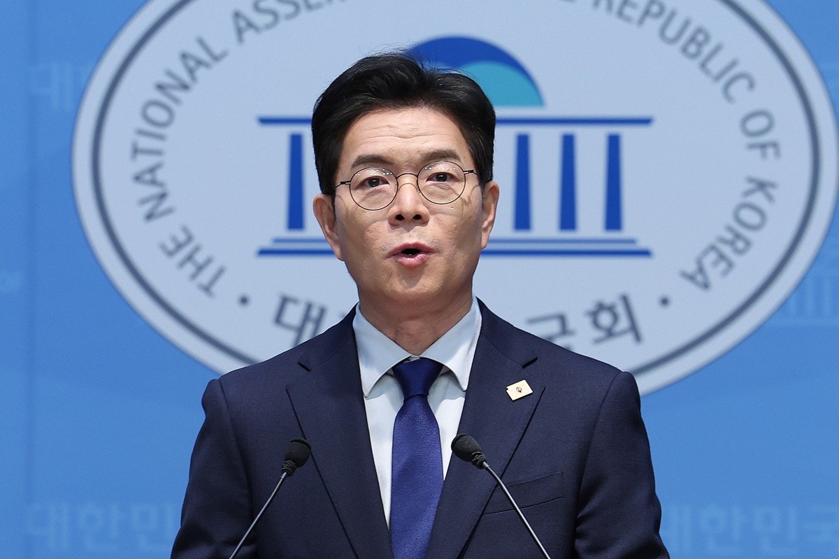 6.3 지방선거 더불어민주당 서울시장 후보로 선출된 정원오 전 성동구청장이 10일 서울 여의도 국회 소통관에서 기자회견을 하고 있다. / 뉴스1