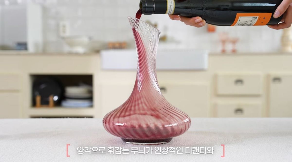 다이소 와인 디캔더. / 유튜브 '다이소'