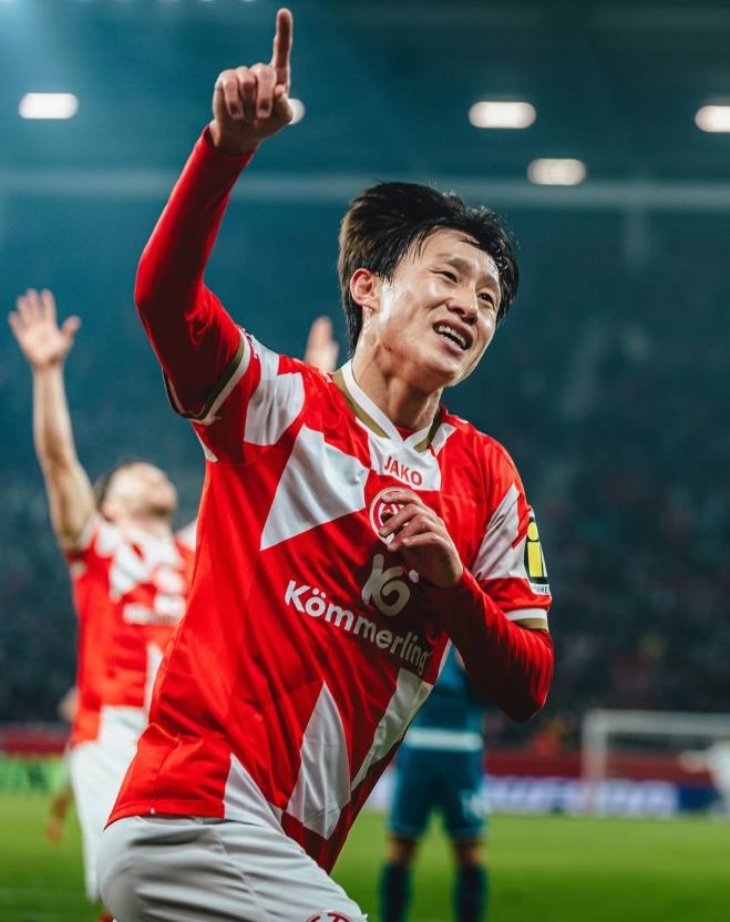 핵심 미드필더 이재성(34·마인츠)이 왼쪽 엄지발가락 부상으로 전력에서 이탈했다. 사진은 골을 넣고 기뻐하는, 마인츠 유니폼의 이재성. / 이재성 인스타그램