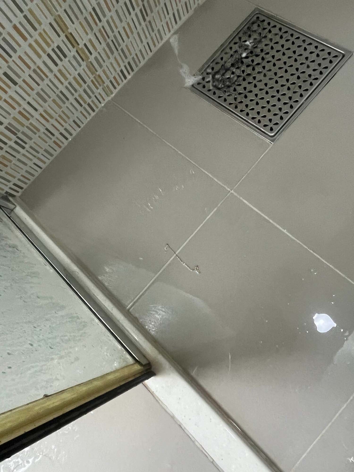 글쓴이가 올린 발찌 사진. / 블라인드