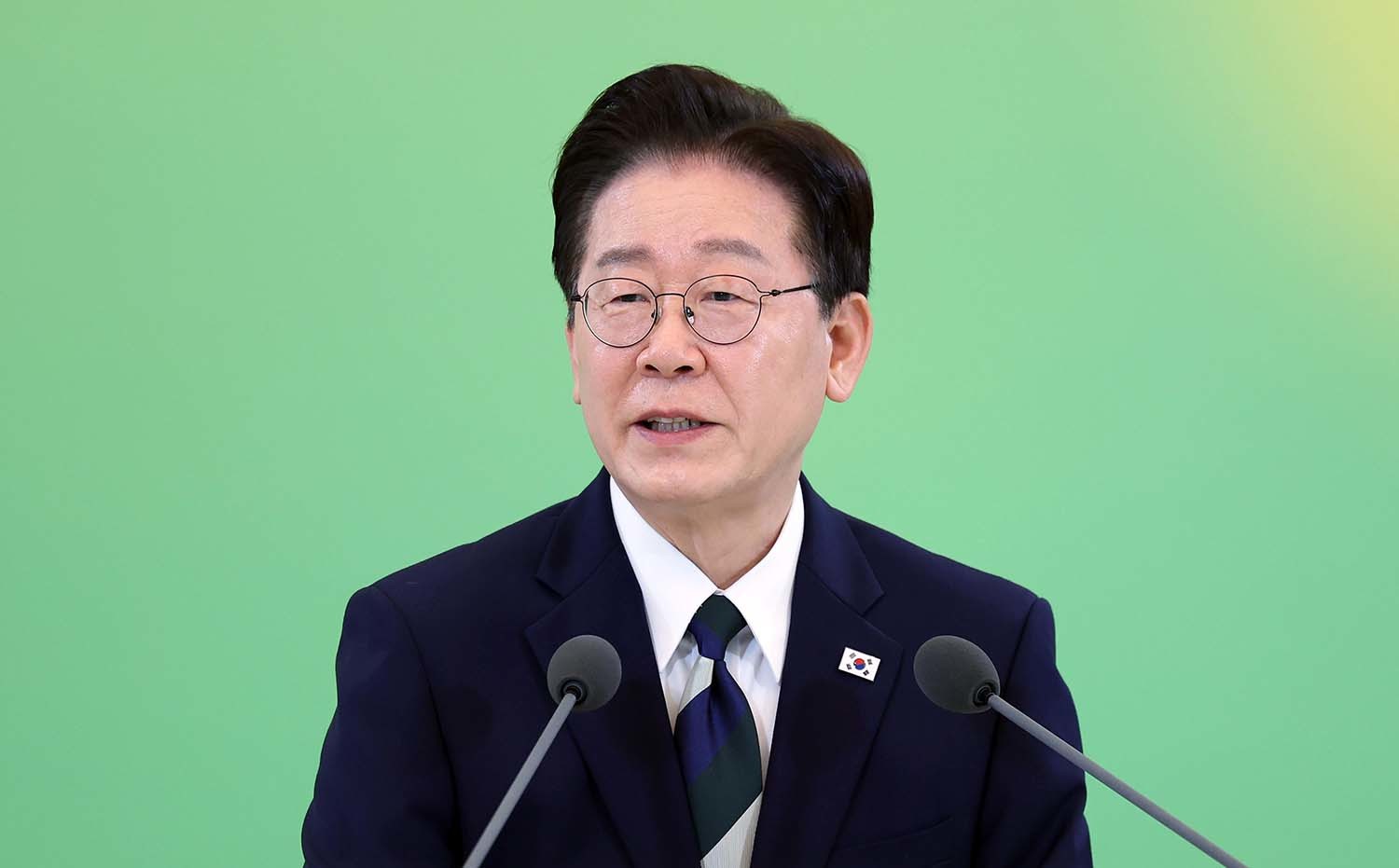 이재명 대통령이 10일 청와대에서 열린 전국민주노동조합총연맹 초청 간담회에서 발언하고 있다. / 뉴스1