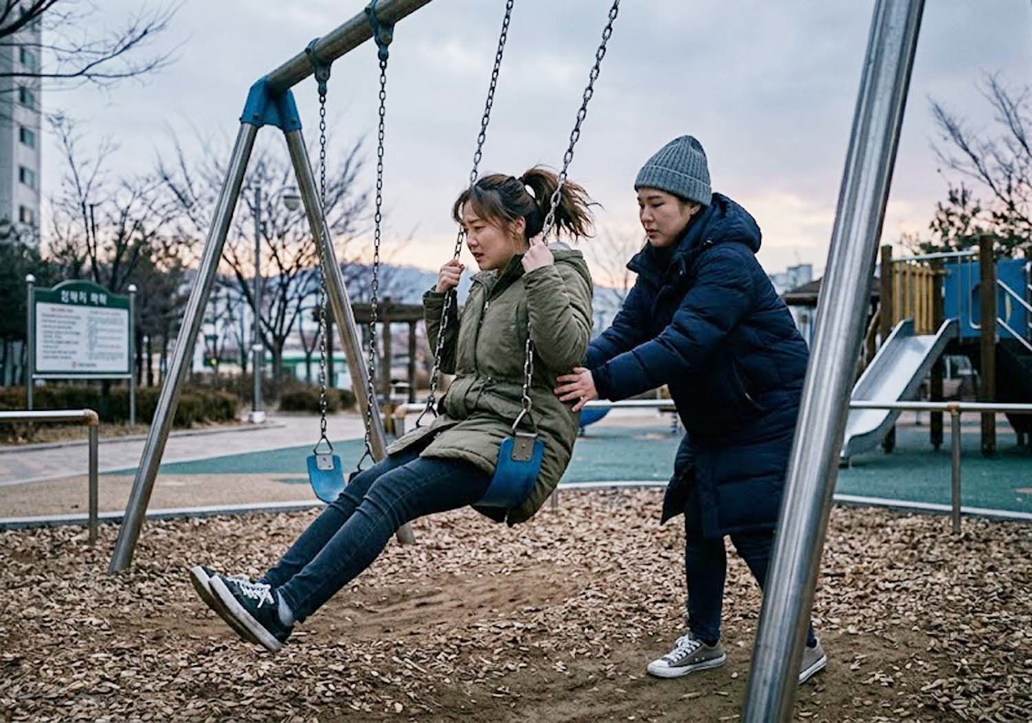 친구가 탄 그네 밀어줬다가 2억 가까운 돈을 물어주게 된 사람