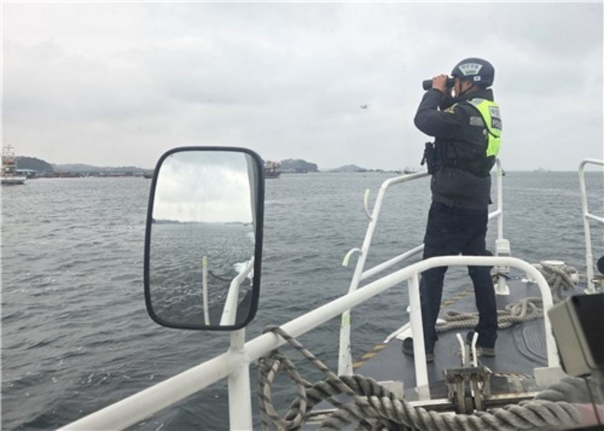 실종 잠수부 수색 중인 해경의 모습. / 태안해경 제공-연합뉴스