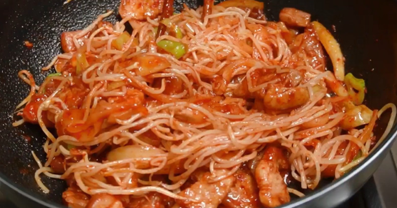 유튜브 '한끼걸 hankkigirl'