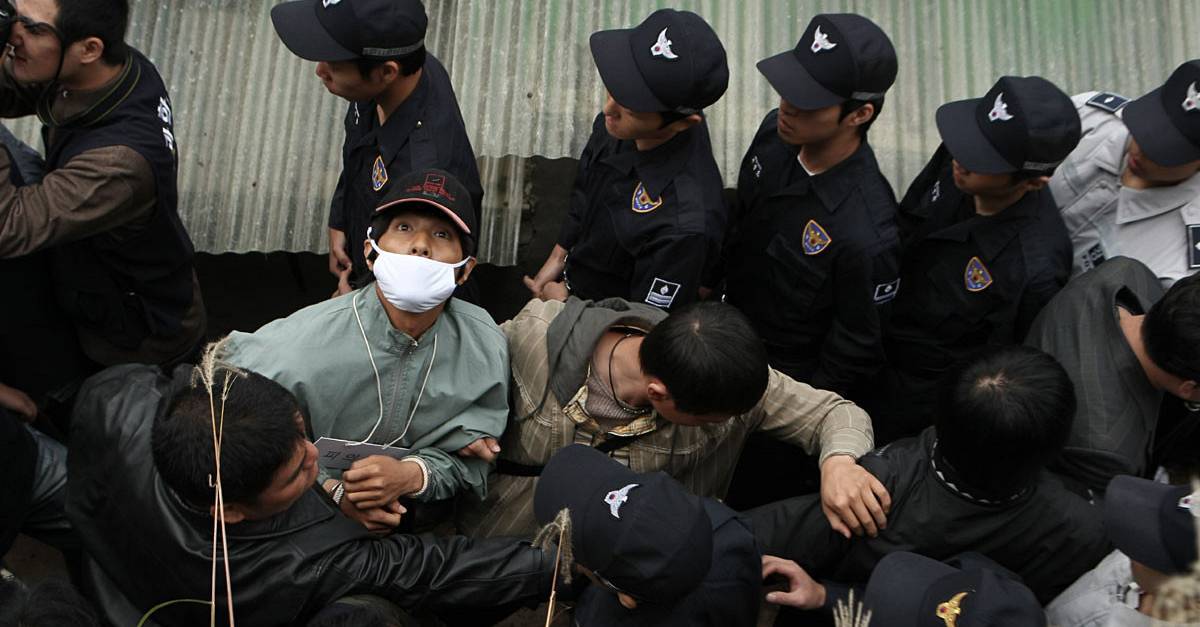 19금인데 평점 9.42점...곧 넷플릭스서 내려가는 298만 ‘한국 영화’