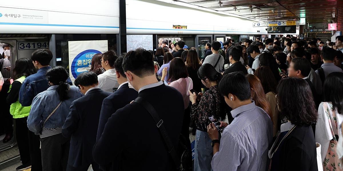서울 2·7호선 배차 1시간 연장 / 뉴스1
