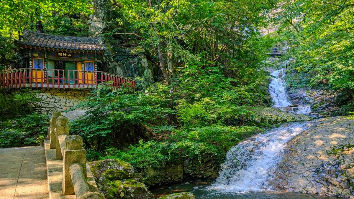 홍룡사. / 양산시 공식 블로그, AI