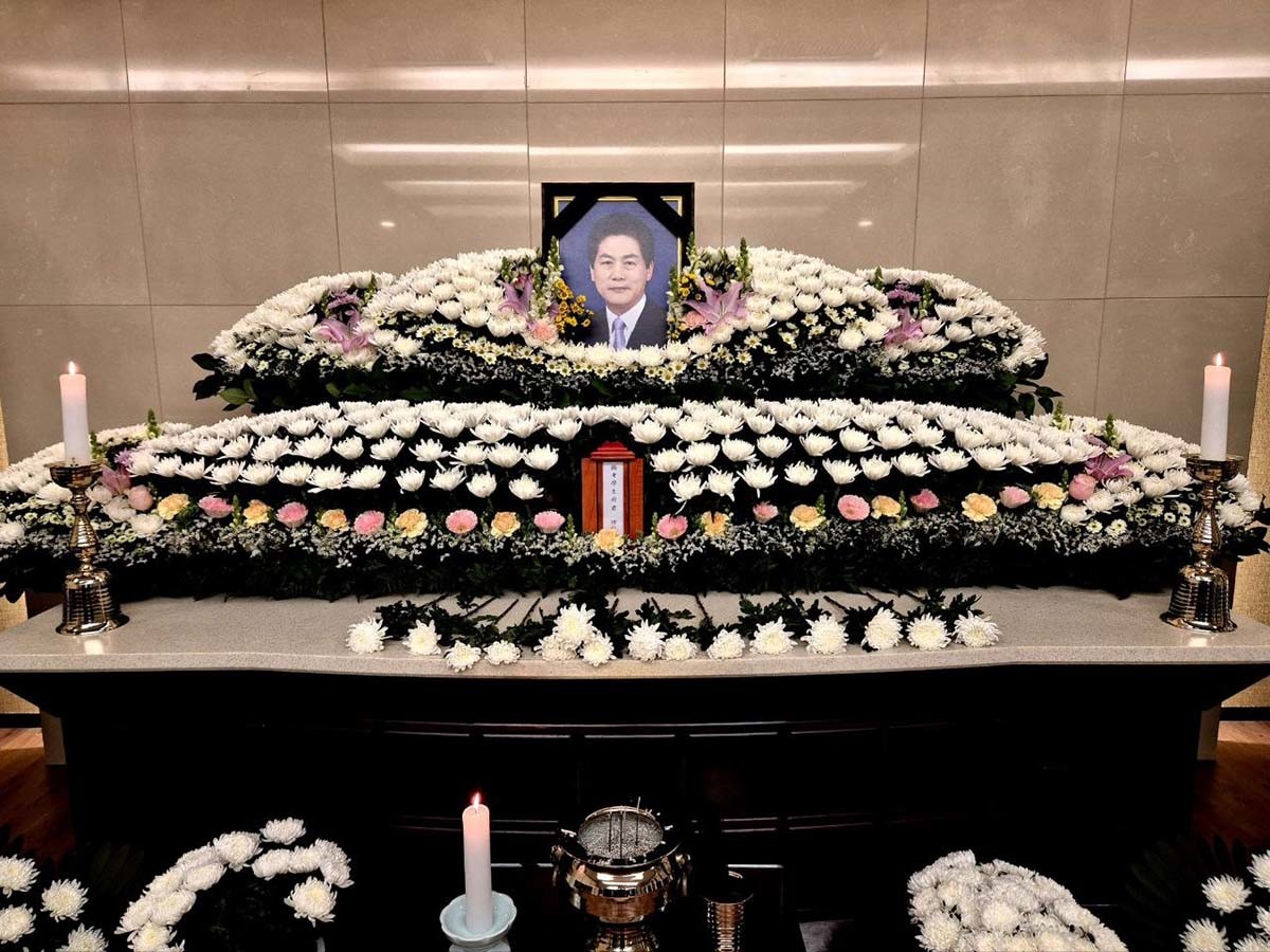 김진 전 논설위원 영정사진. / 이택수 리얼미터 대표 페이스북